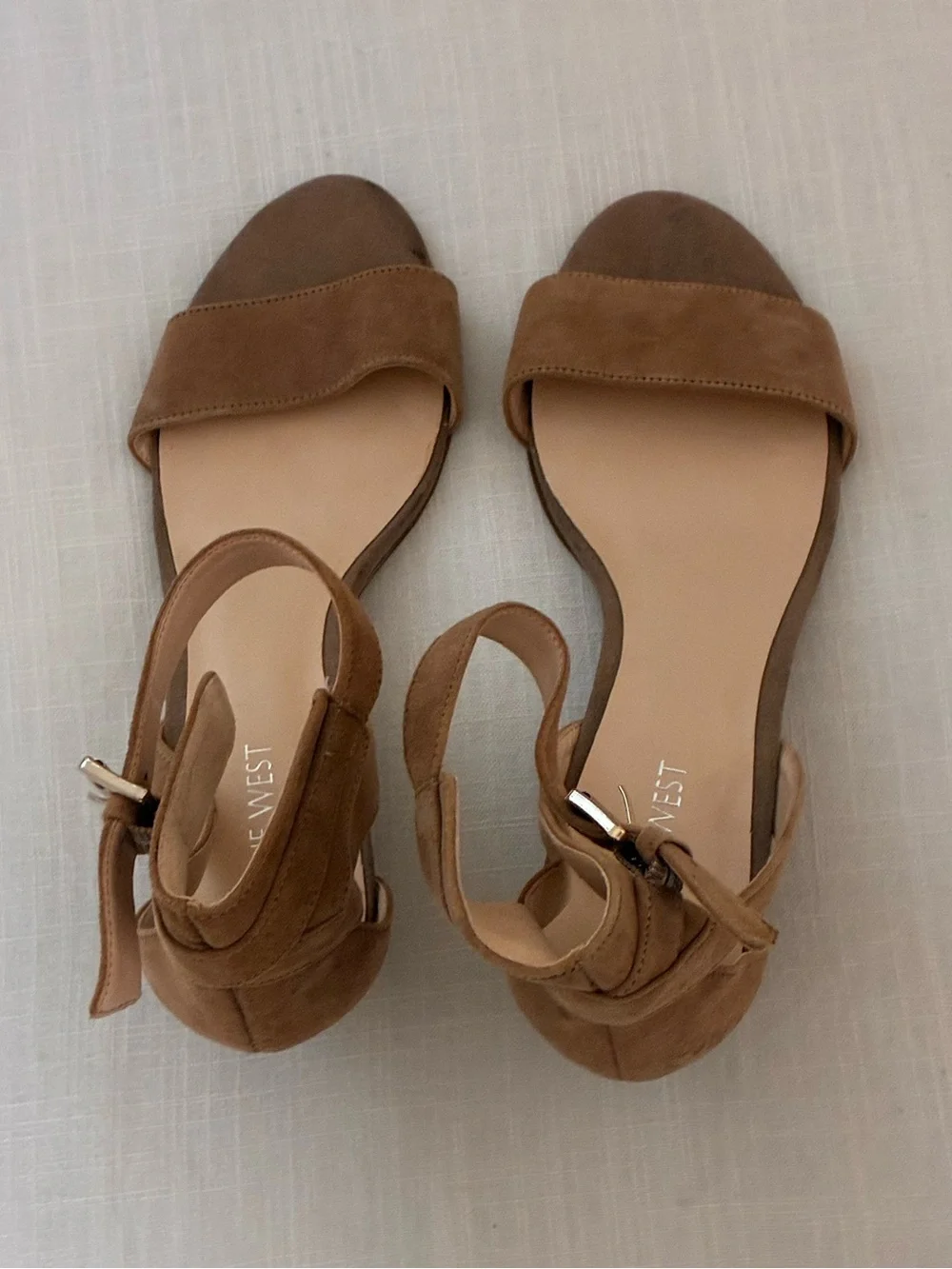 Nine West | Tan open toe buckle wedge sandals size 8